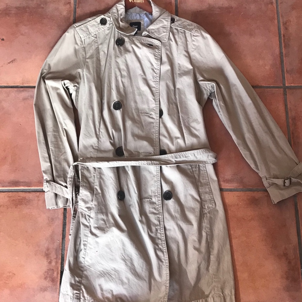 GAP women’s trench coat